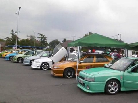 vidéo Meeting Tuning de Sainte Maure de Touraine 2010 part.2