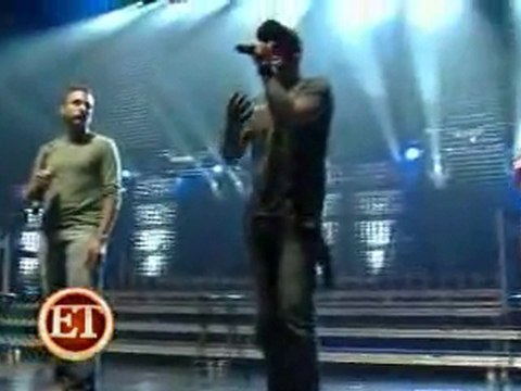 21-06-2010 NKOTB & BSB juntos en NYC - Entertainment Tonight