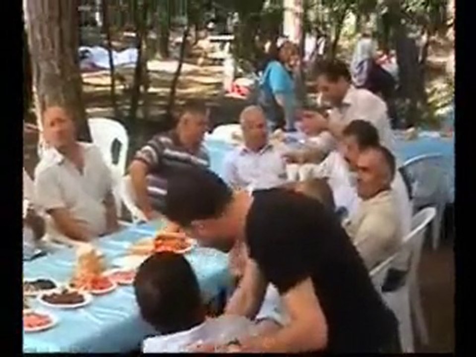 Düzpelit  mah. Pikniğine İzmirin Gelişi