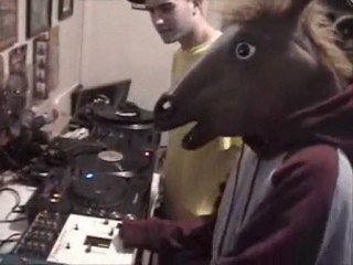 a-trak & roc raida (adiar cor studios) "scratch"