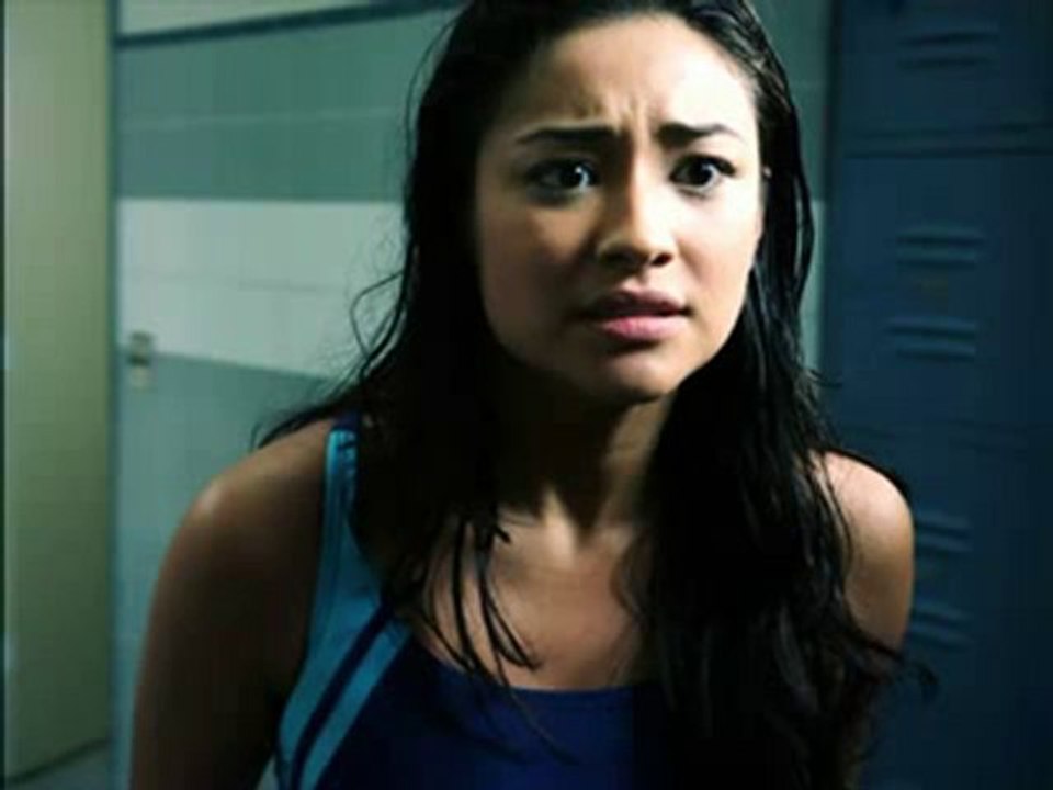 Pretty Little Liars 1x3 Part 1 To Kill a Mocking Girl