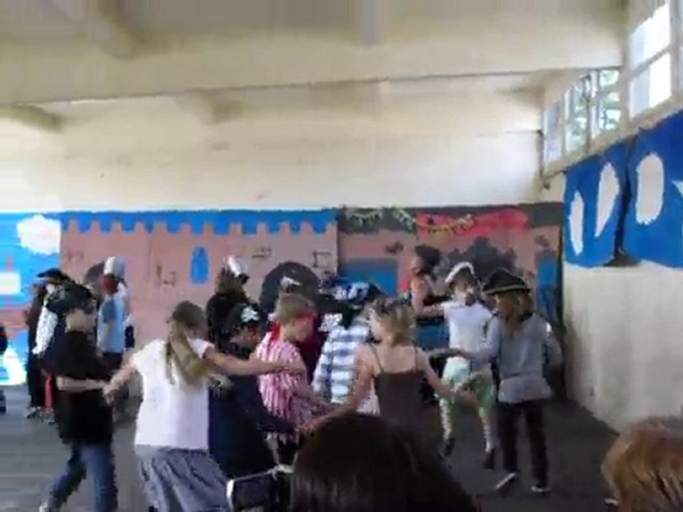 Danse,dommage la cassette a laché pour le spectacle