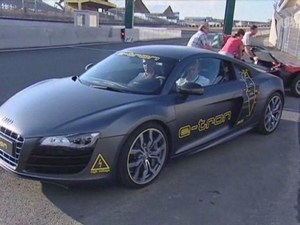 UP-TV Audi e-tron auf Le Mans-Kurs (DE)