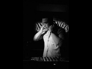 Evren Ozeskici & Soner Sarıkabadayı Pas 2010 Club Mix