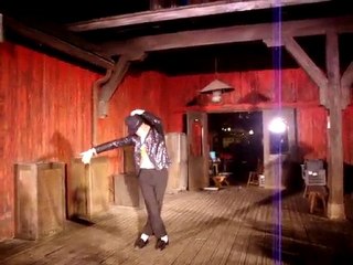 Performance Michael Jackson BBQ Frontierland