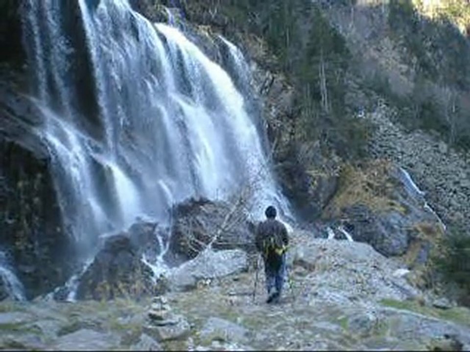 Cascade d'Ars Avril 2010. Ariège Pyrénées