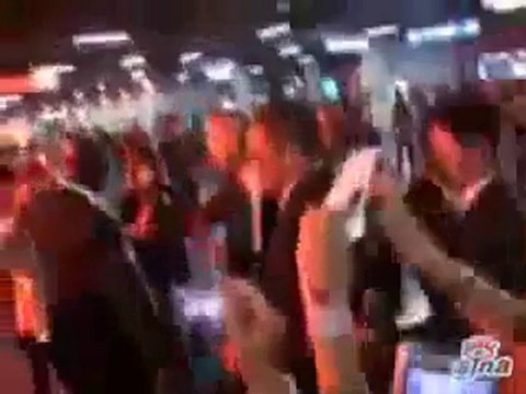 Wentworth Miller in China at the Airport (Oct 08) #2