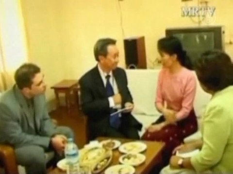 Сторонники Аун Сан Су Чжи требуют для неё свободы