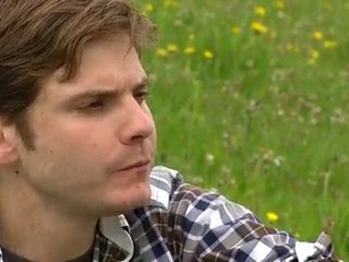 Daniel Bruehl wandert in Tirols Bergen - Daniel Bruehl is hi