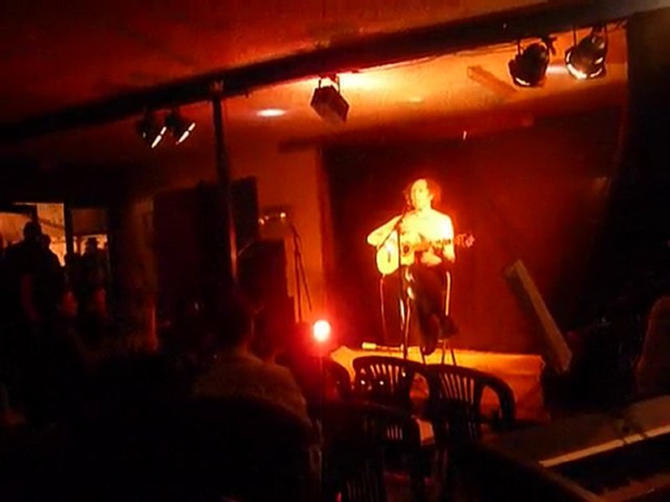 HUGUES DRAYE : "La bleue" (paroles et musique : H. Draye)