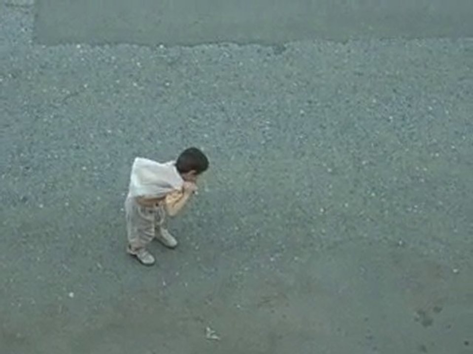 Tufan 2010 Bakkaldan Ekmek Almış