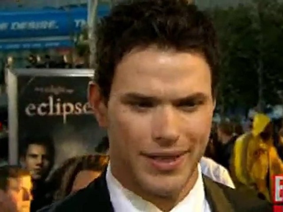 Kellan on E!
