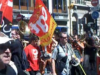 MANIF A LILLE DEFENSE DE LA RETRAITE A 60 ANS