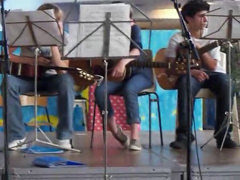 24 juin 2010 collège le cèdre canteleu , MUSIQUE en guitare