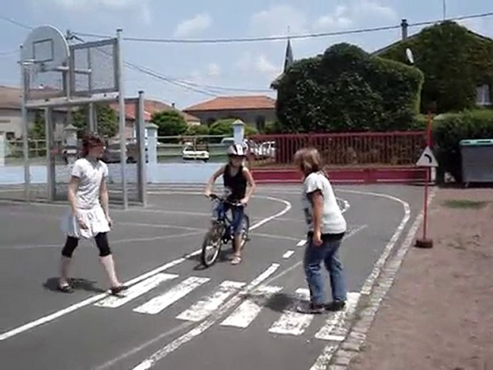 Les élèves du regroupement font du vélo à Mulcey