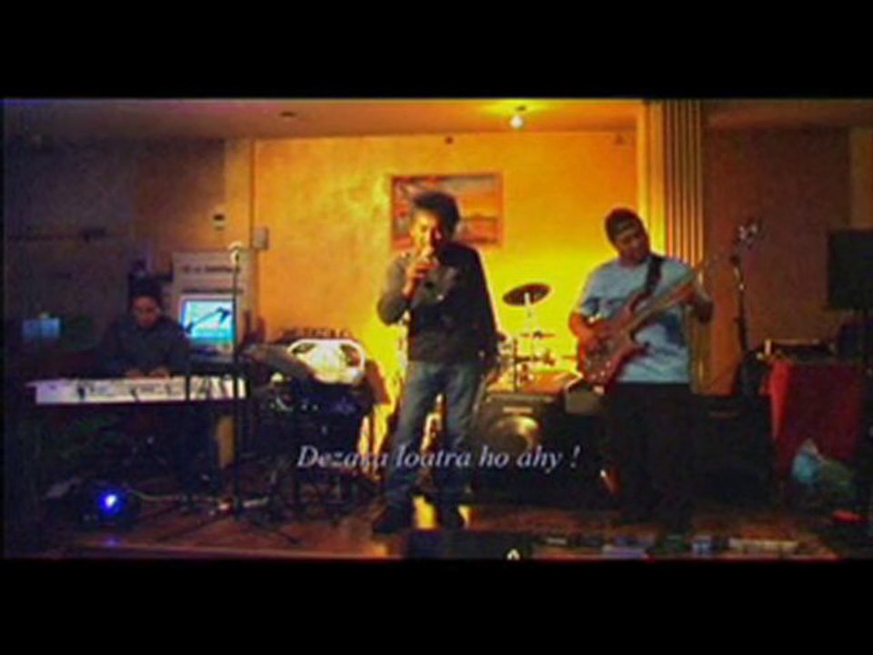 Ze SMILE, DEZAKA LOATRA, hira gasy