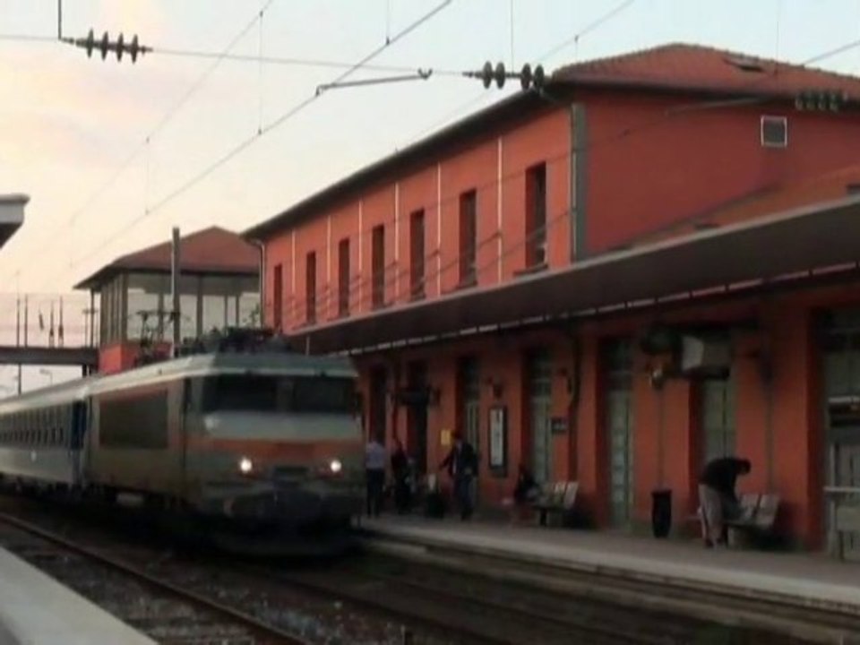 antibes(dans la gare d'antibes)
