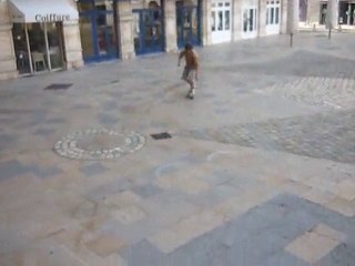 Adrien - no comply tail slide