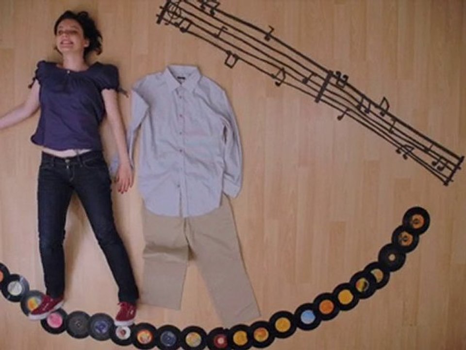 SHE EXPLORES SHE COLORS