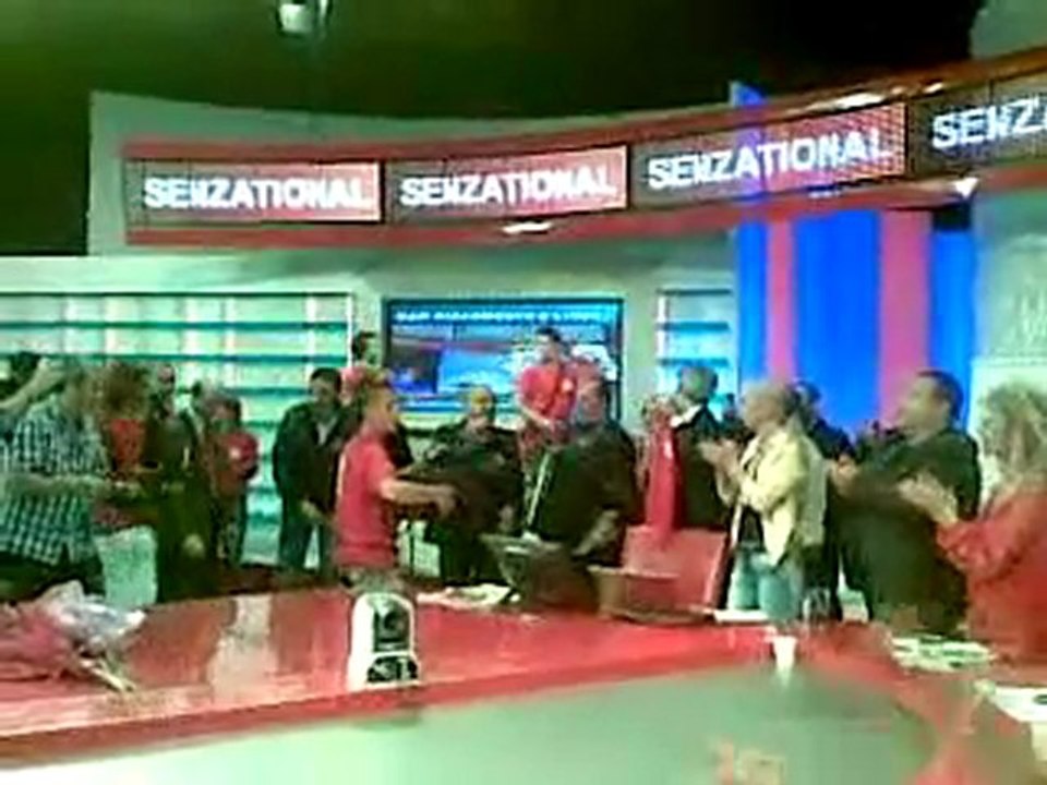 EXCLUSIV: Dan Diaconescu, din celula direct in studioul OTV