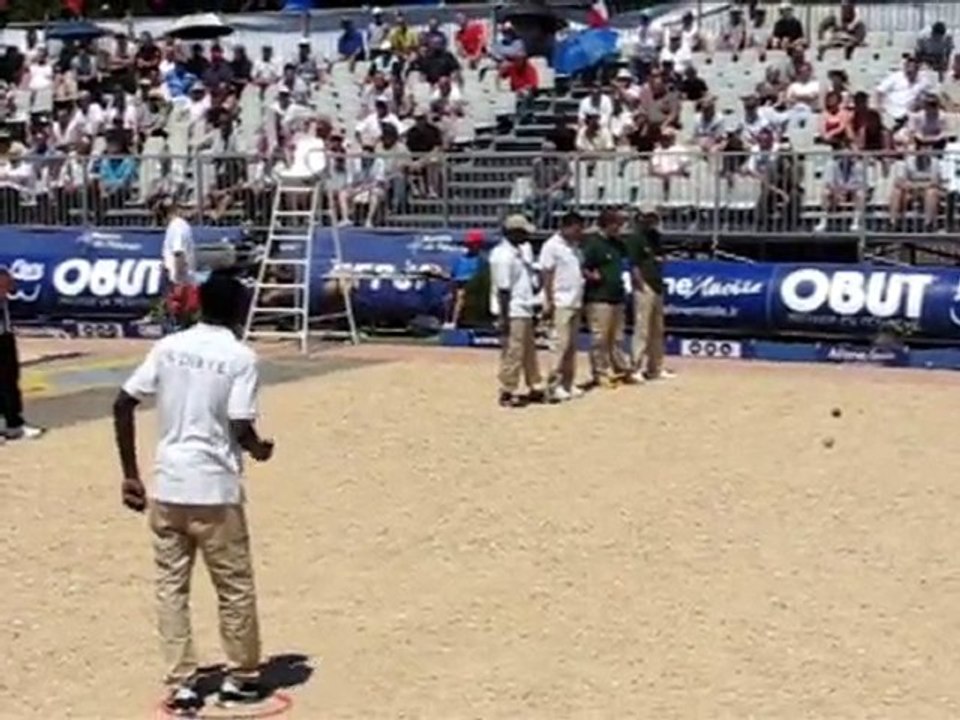 Demi finale des Masters de pétanque 2010 à Dreux (part 1)