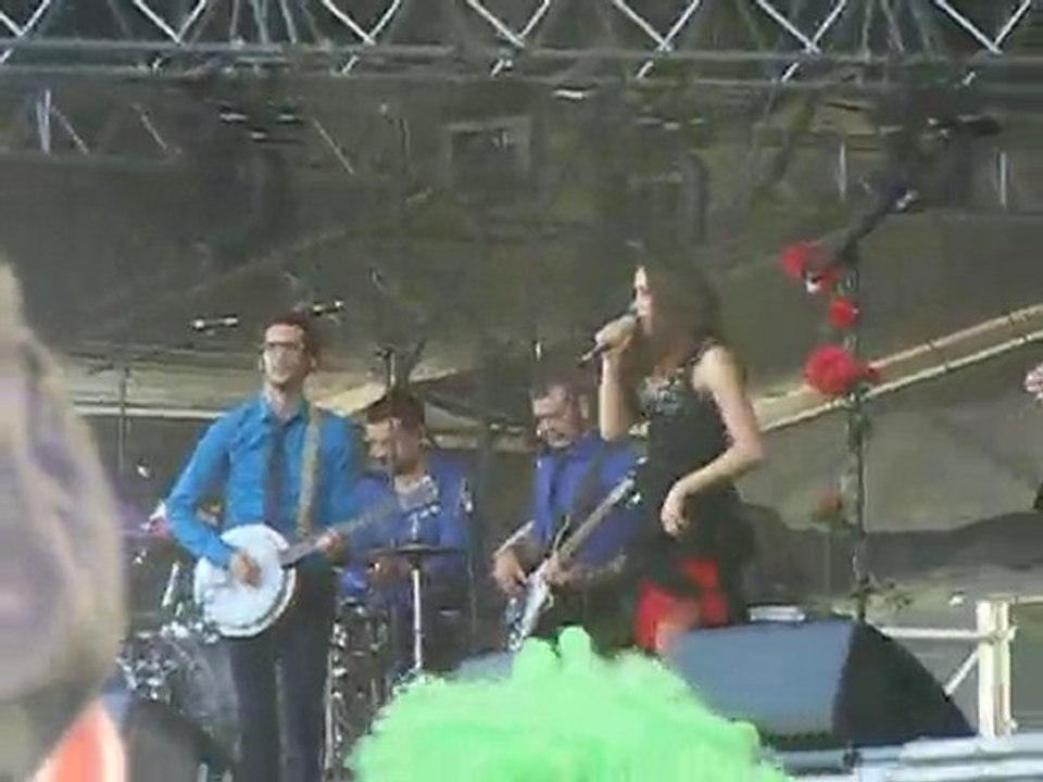 Olivia Ruiz au Solidays 2010