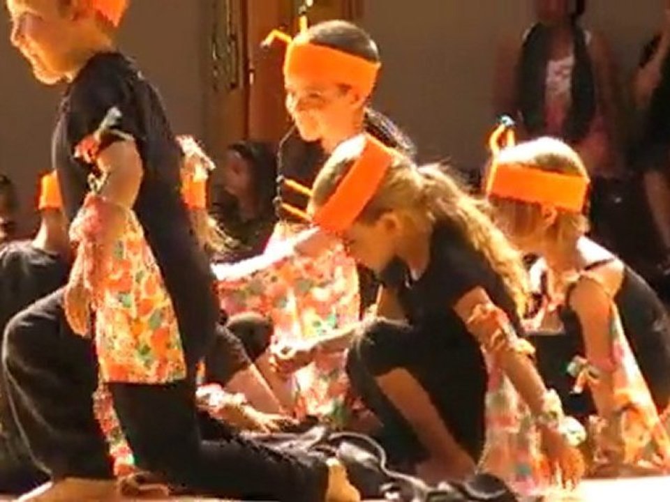 Spectacle Leo... La chenille-papillon... 26/06/2010