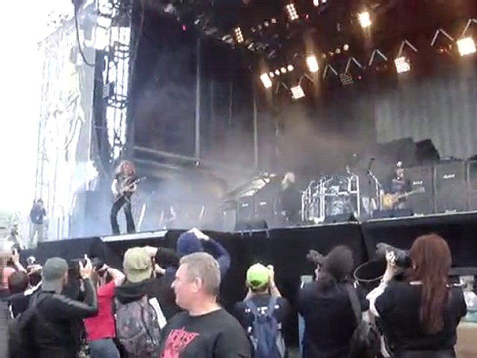 Hellfest 2010 - Saxon - Entrée en scène