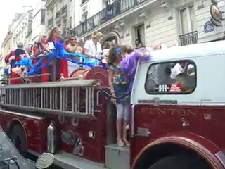 Montmartre - Abbesses 26.06.10 La Vachalcade (3)