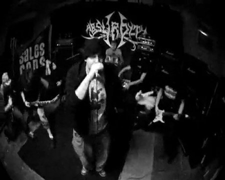 LES SALES CONS Feat. ABSURDITY Dans nos filets