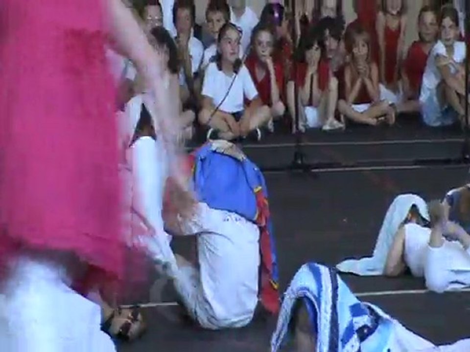 Baptiste au spectacle de l'école juin 2010