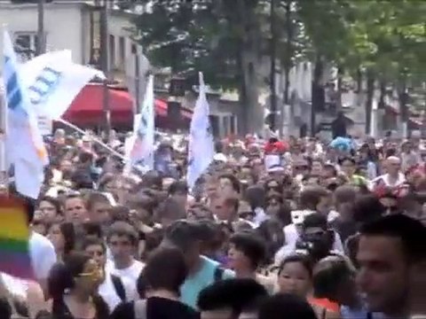 L'UNEF et la LMDE à la Marche des fiertés 2010 (Paris)