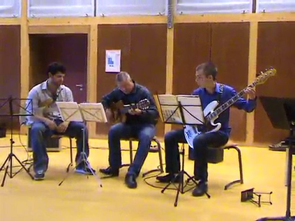 531 Country : Guitare electrique, guitare basse et classique