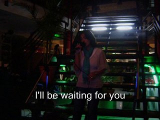 26.02.10. Valeria Cantando en el Karaoke