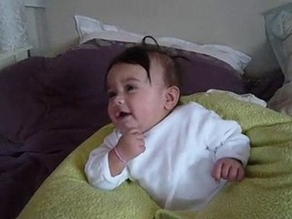 Bébé FOU RIRE  !!!