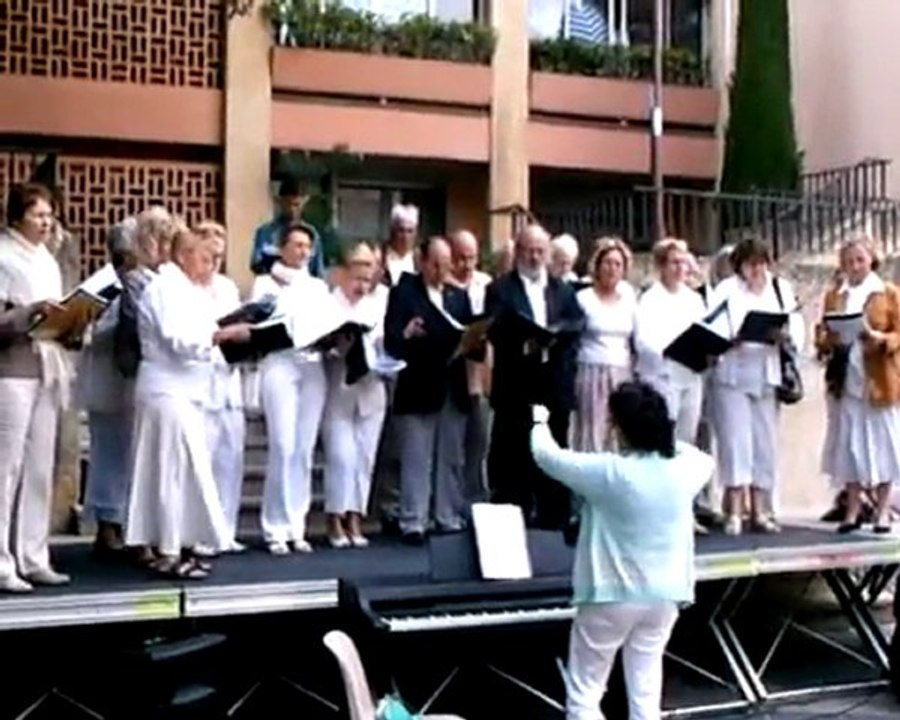 Omer Simpson chante à la fête de la musique classique