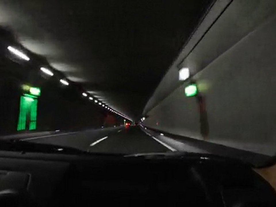 Ferrari F430 + Corvette Z06...tunnel !