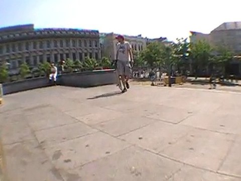Skate In Liege - Antoine - Flip Front Banane alt angle