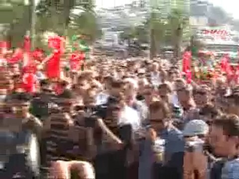 kuşadasından teröre lanet şehitlere saygı mitingi