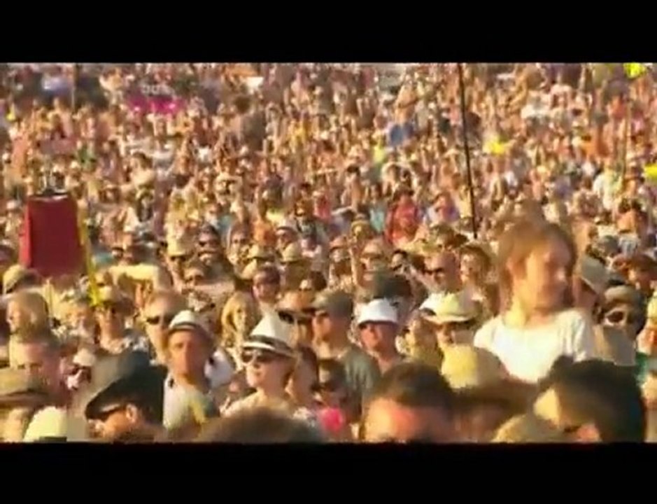 Shakira Hips don 't Lie Live Glastonbury  Festival  2010