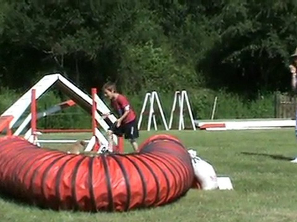 Moulins 2010 Ben jumping