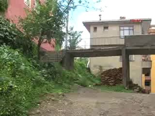 Rize'de yangın merdiveni yerine yangın geçidi