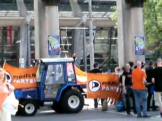 AdACTAday: le Parti Pirate Suisse manifeste contre ACTA