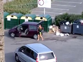 Dépôt d'ordures place de l'Europe à Saint Pol de Léon