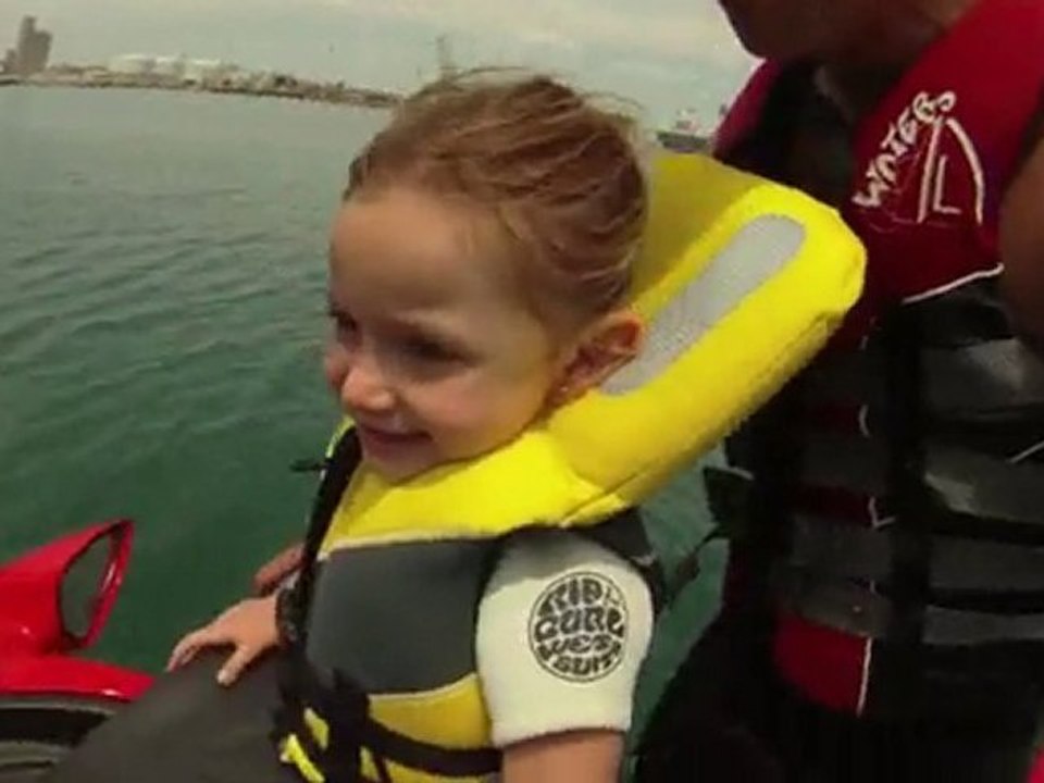 Aïvy et papa en jet ski