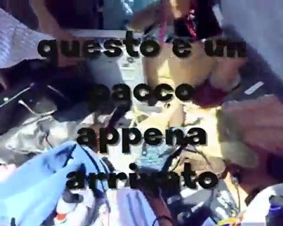 povera napoli Piazza Garibaldi mercatino abusivo