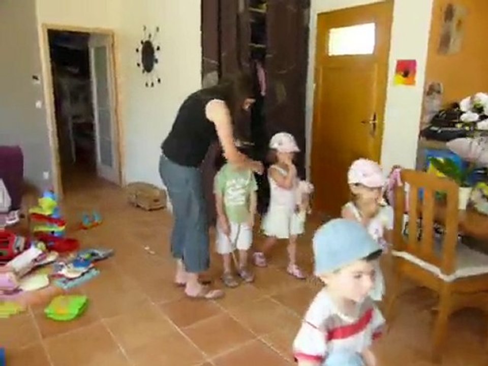 Juin 2010 - Anniversaire Lucile à la maison avec des copains