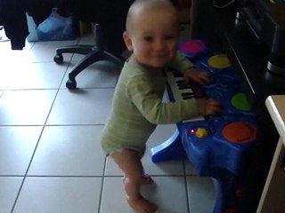 Yaouen et la danse ;) : le 24 juin 2010