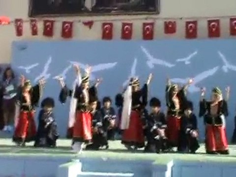 Zübeyde Hanım İlköğretim Okulu Yıl Sonu Video-1- 2009-2010