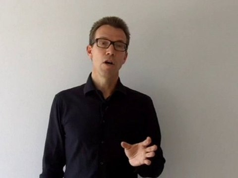 Hvad er forskellen på frivillig gældssaneing og konkurs?